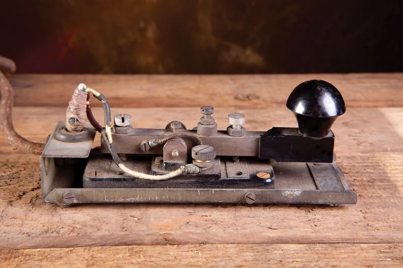 Telegraph transmitter Morse code key
